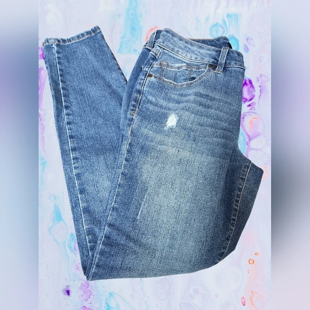 1822 Denim Women's Skinny Crops in Blue, 6